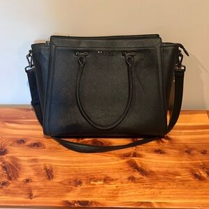 Edoday Laptop Bag pictures shows one handle has a small spot on it from wear